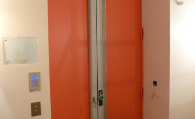 Entrée immeuble Paris Réalisation Detect Alarm, 19 bd de Verdun 92400 Courbevoie (01 34 34 04 04) image 3